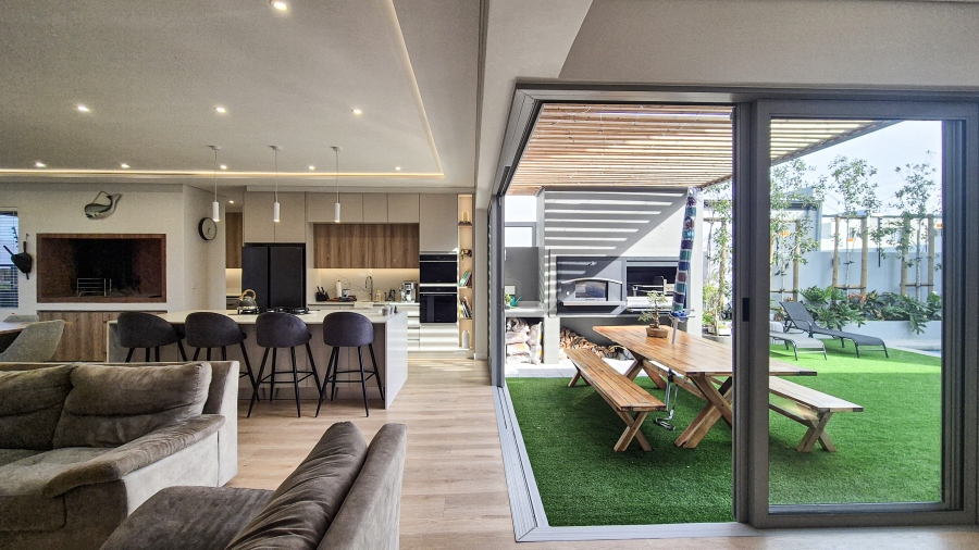 4 Bedroom Property for Sale in Sandown Western Cape